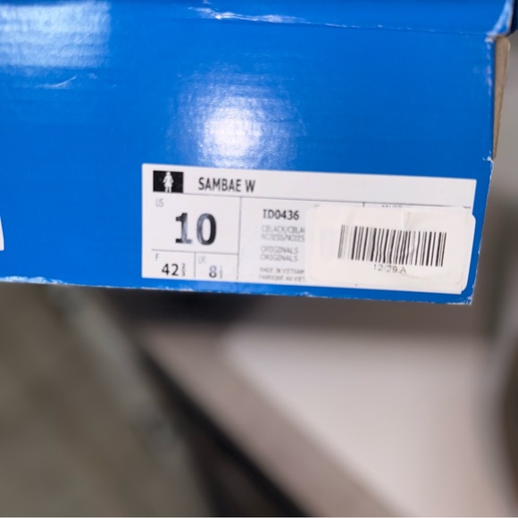 Adidas Men's Black and Silver Sneakers - Picture 12 of 12